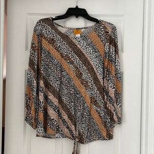 Woman’s top 3/4 sleeve animal print